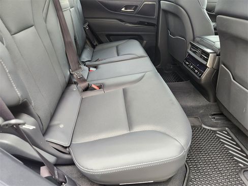 Used 2025 Lexus LX 600 4WD w/ Luxury Package image 32