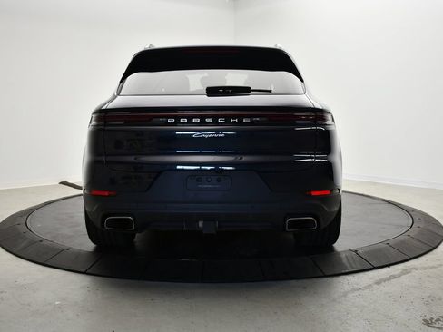 Certified 2025 Porsche Cayenne AWD/4WD image 6