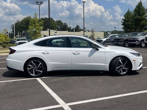 Used 2022 Hyundai Sonata SEL Plus w/ Preferred Accessory Package FWD image 2