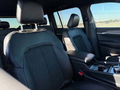 New 2026 Jeep Grand Cherokee Altitude image 19