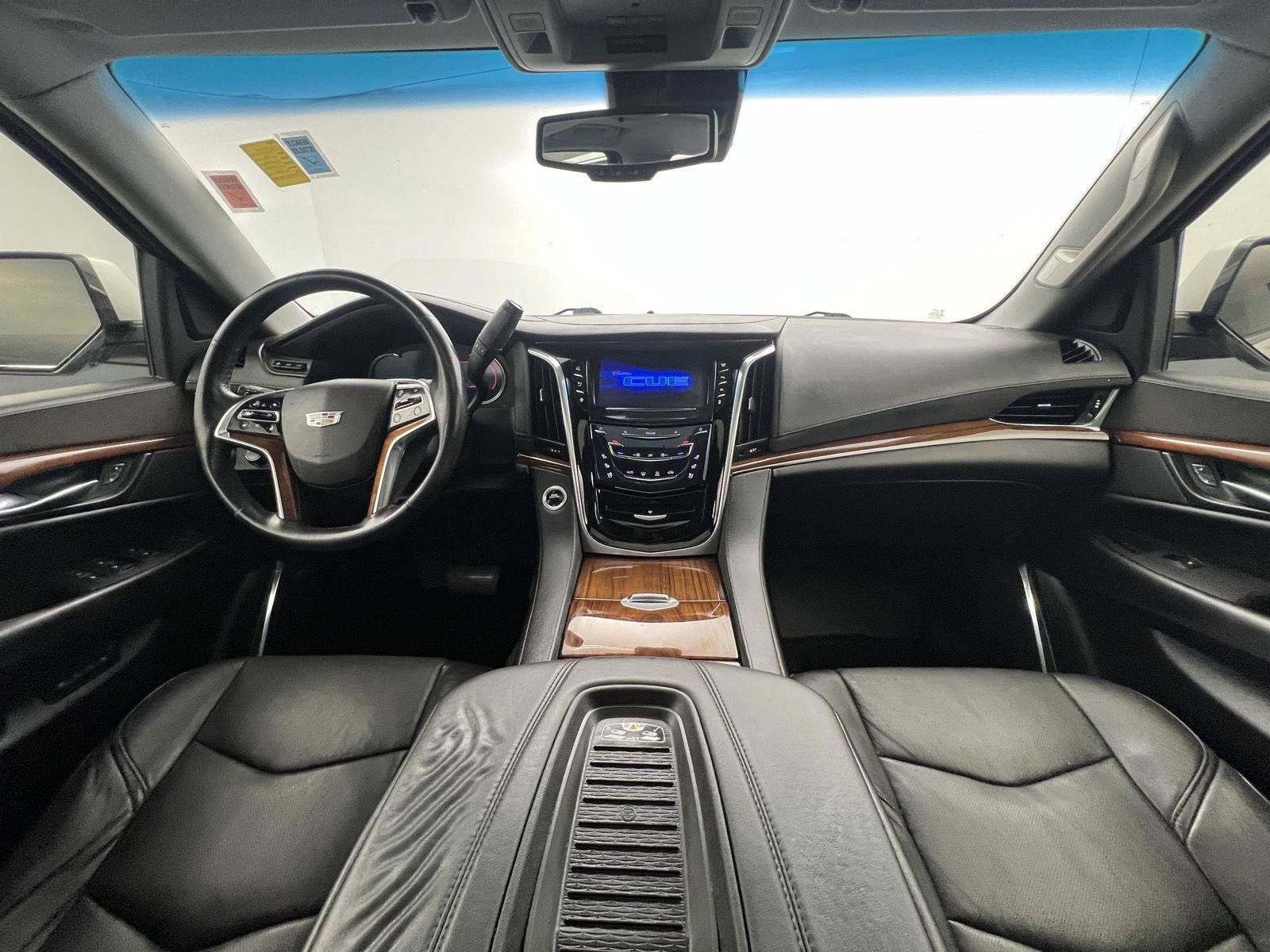 Used 2016 Cadillac Escalade Luxury AWD/4WD image 20