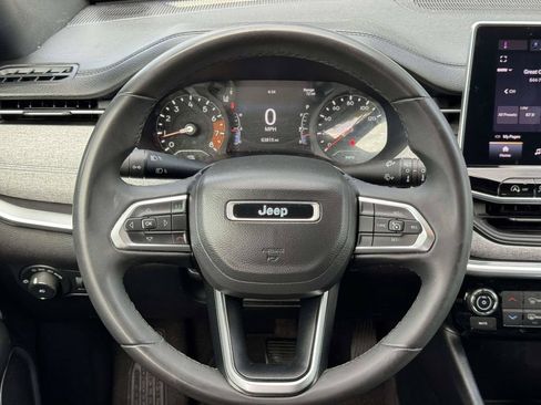Used 2024 Jeep Compass Latitude AWD/4WD image 11