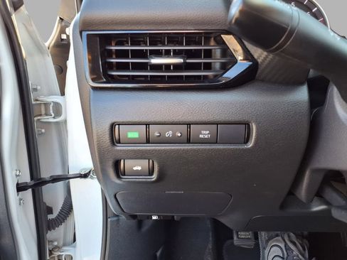 Used 2024 Nissan Sentra SV FWD image 19