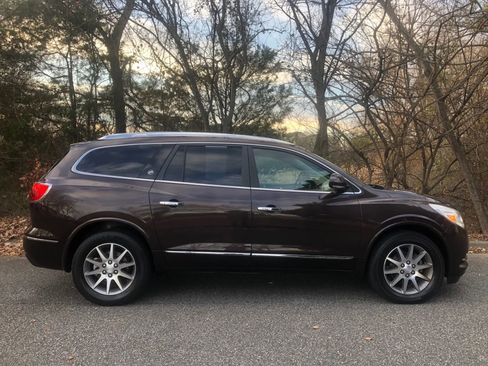 Used 2017 Buick Enclave Leather image 6