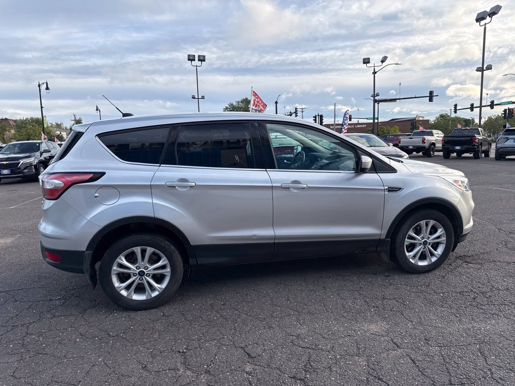 Used 2017 Ford Escape SE AWD/4WD image 9