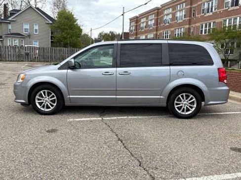 Used 2012 Dodge Grand Caravan SXT image 16
