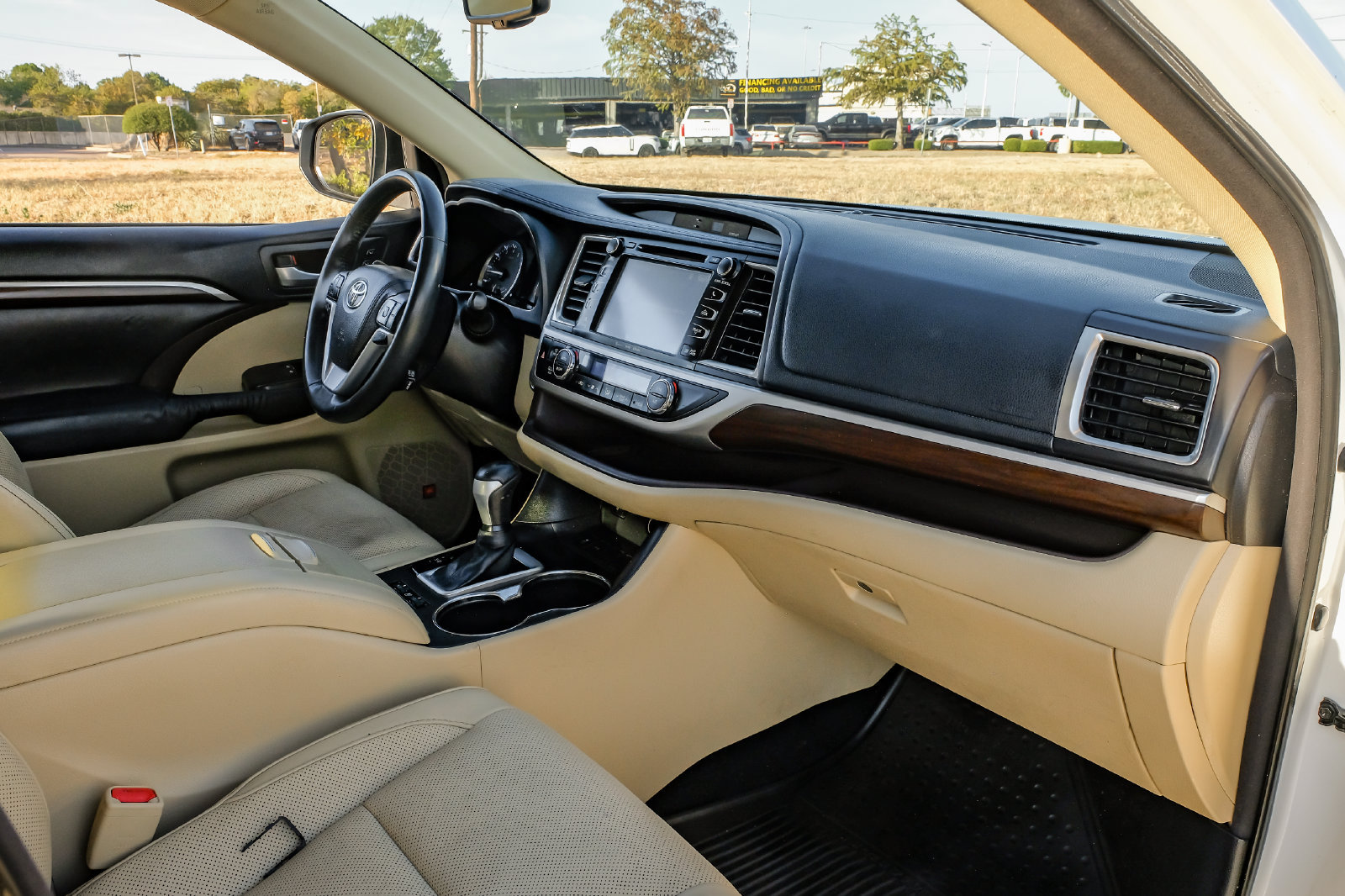 Used 2016 Toyota Highlander Limited w/ Driver Technology Package FWD image 11