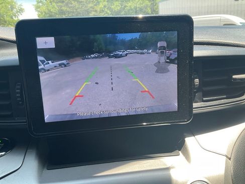 Used 2021 Ford Explorer XLT RWD image 24