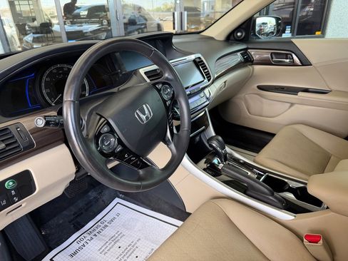 Used 2017 Honda Accord EX-L image 7