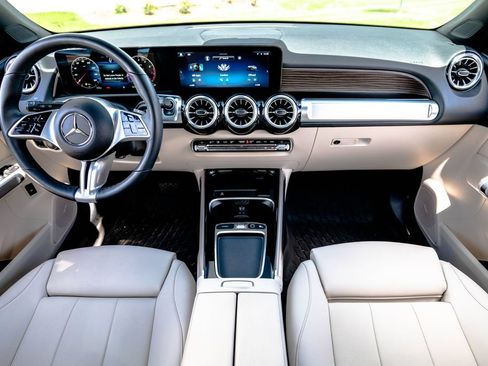 Used 2026 Mercedes-Benz GLB 250 4MATIC image 13