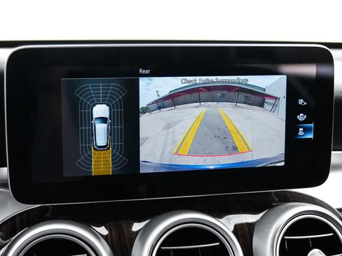 Used 2021 Mercedes-Benz GLC 300 image 22