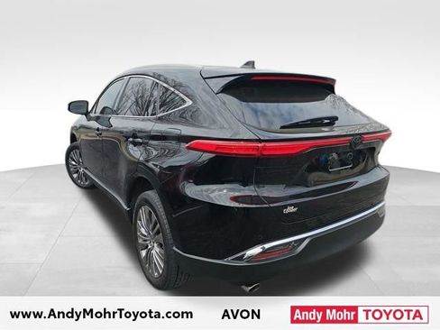 Used 2023 Toyota Venza XLE image 5