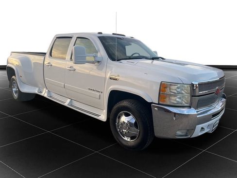 Used 2008 Chevrolet Silverado 3500 LTZ w/ EZ-Lift Tailgate Package image 7