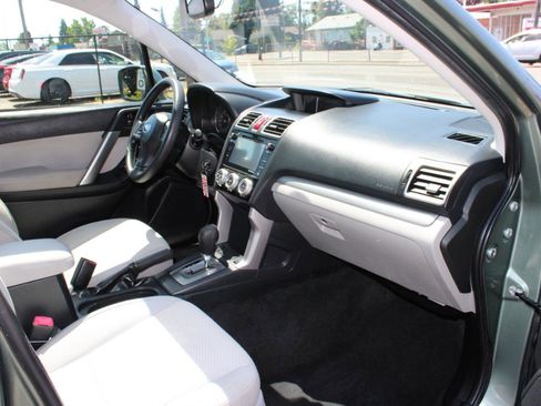 Used 2016 Subaru Forester 2.5i Premium AWD/4WD image 16
