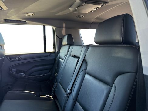 Used 2018 Chevrolet Suburban LT image 11