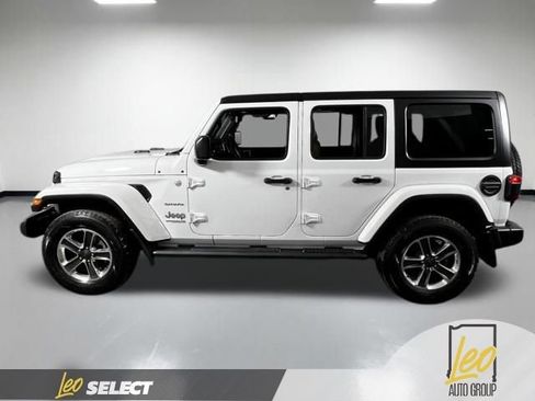 Used 2022 Jeep Wrangler Unlimited Sahara w/ Safety Group AWD/4WD image 2