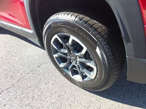 Used 2025 Chevrolet Equinox ACTIV AWD/4WD image 11