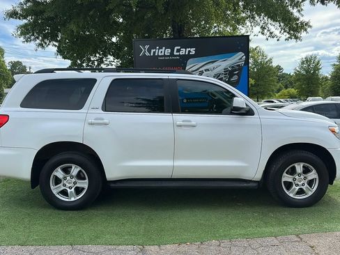 Used 2011 Toyota Sequoia SR5 AWD/4WD image 8