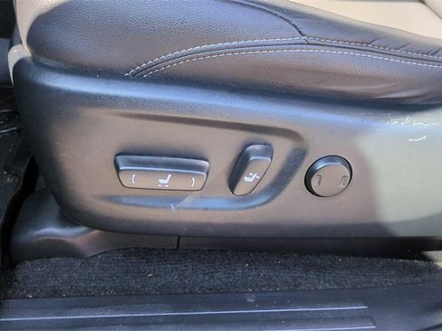 Used 2018 Toyota 4Runner SR5 Premium image 12