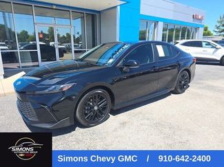 Used 2025 Toyota Camry SE w/ Multimedia Upgrade Package FWD video 1
