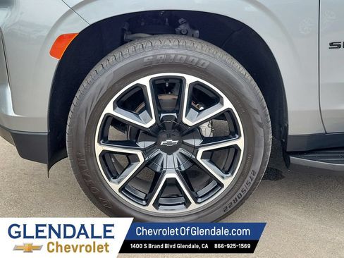 Used 2024 Chevrolet Suburban RST RWD image 18