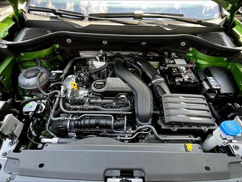 New 2025 Volkswagen Taos SE image 16