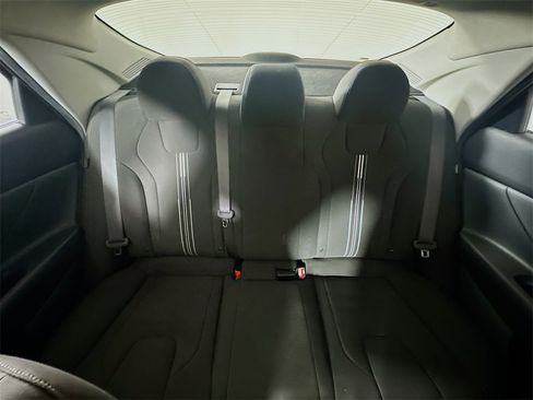 Used 2024 Hyundai Elantra SEL image 13