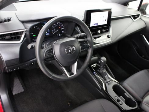 Used 2025 Toyota Corolla SE FWD image 13