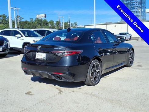 New 2025 Alfa Romeo Giulia w/ Veloce Package Rwd image 7