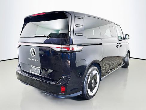 New 2025 Volkswagen ID. Buzz Pro S image 7