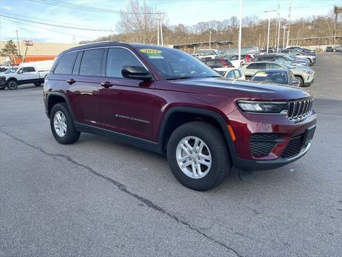 Certified 2023 Jeep Grand Cherokee Laredo image 6