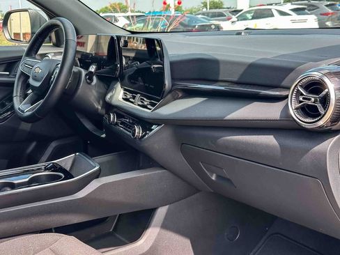 Used 2025 Chevrolet Equinox LT FWD image 21
