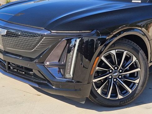 New 2026 Cadillac Lyriq Premium Sport image 7