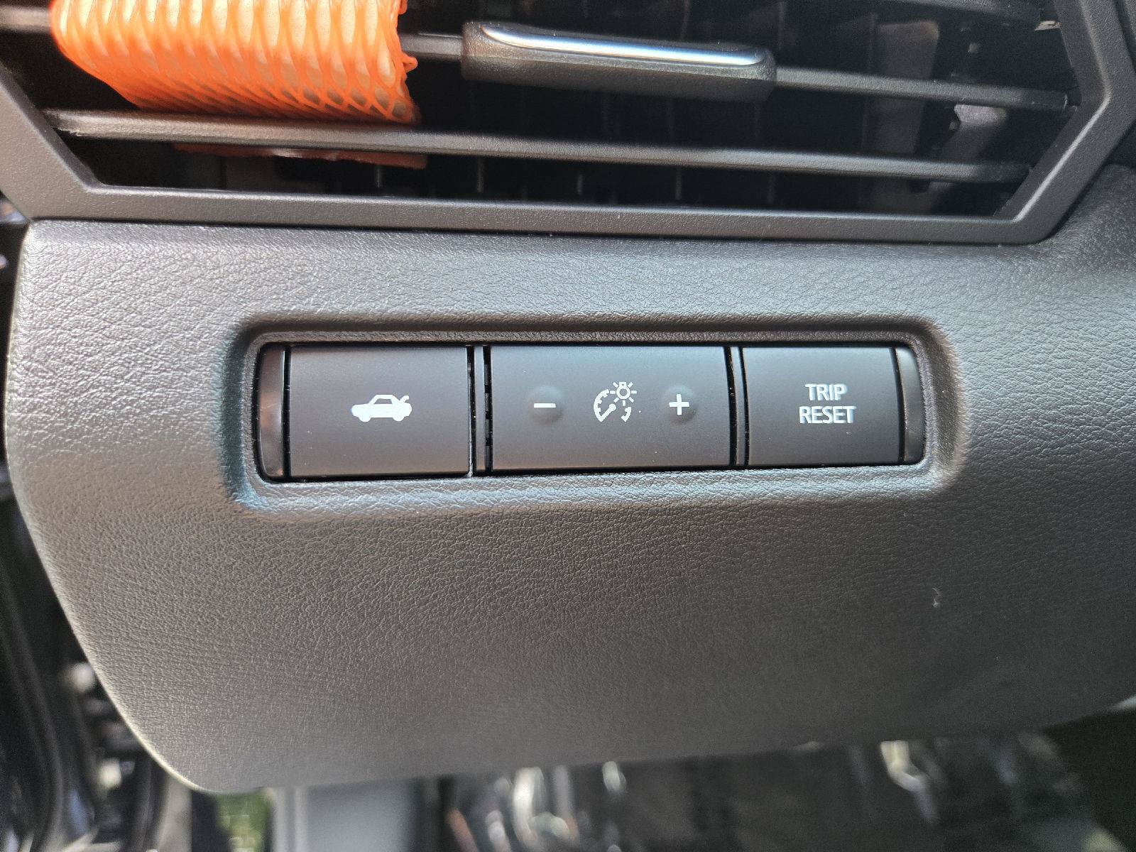 Used 2025 Nissan Altima 2.5 SV FWD image 15