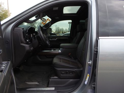 Used 2025 Chevrolet Silverado 3500 High Country w/ High Country Premium Package image 32