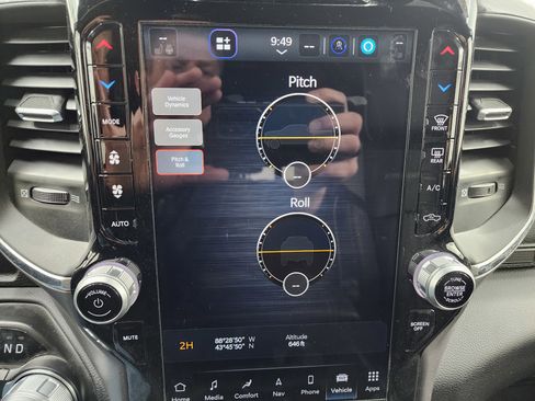 Used 2024 RAM 2500 Laramie w/ Night Edition image 65