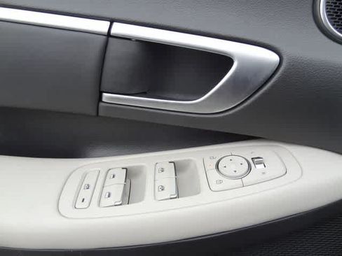 Used 2025 Hyundai Sonata SEL FWD image 15