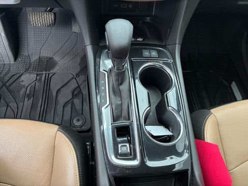 Used 2023 Chevrolet Equinox Premier AWD/4WD image 14