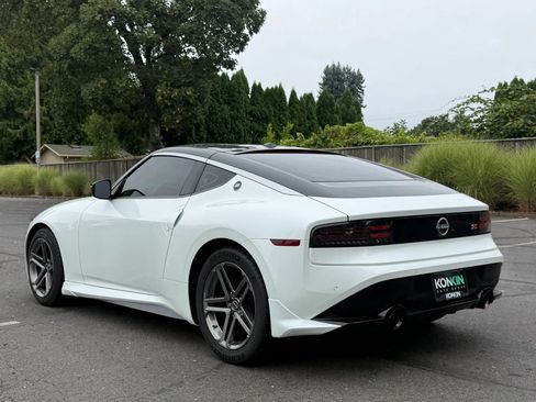 Used 2024 Nissan Z Sport w/ Floor Mat Package RWD image 3
