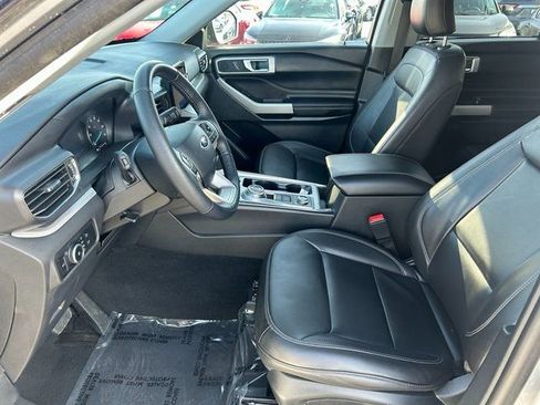 Used 2024 Ford Explorer XLT w/ Equipment Group 202A image 25
