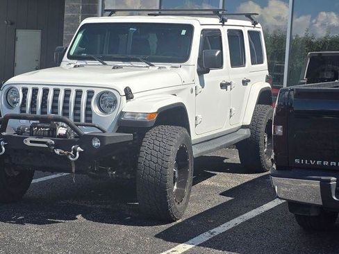 Used 2020 Jeep Wrangler Unlimited Sahara AWD/4WD image 2