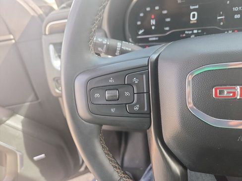Used 2024 GMC Yukon AT4 w/ Technology Package AWD/4WD image 17