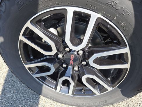 New 2026 GMC Sierra 1500 AT4 w/ AT4 Premium Package image 15