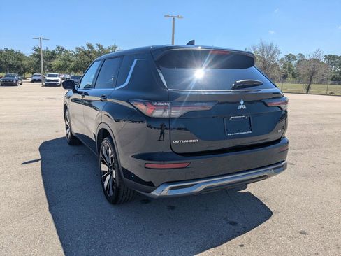 Used 2025 Mitsubishi Outlander SE AWD/4WD image 7