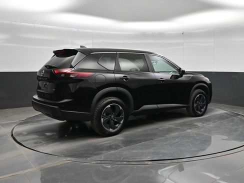 Used 2024 Nissan Rogue SV FWD image 8