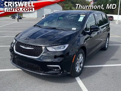 New 2026 Chrysler Pacifica Limited