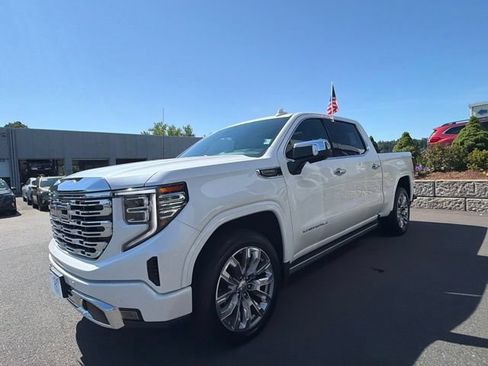 Used 2023 GMC Sierra 1500 Denali w/ Denali Reserve Package AWD/4WD image 3