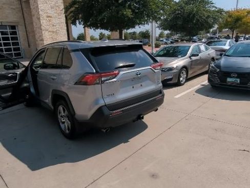 Used 2021 Toyota RAV4 XLE Premium AWD/4WD image 11