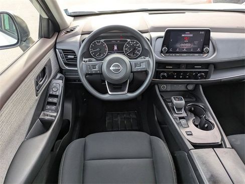 Used 2023 Nissan Rogue S image 28
