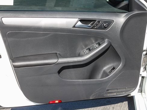 Used 2015 Volkswagen Jetta SE image 21